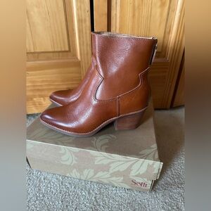 BRAND NEW Sofft Womens Annabell Boot Bourbon Leather Size 7.5 M